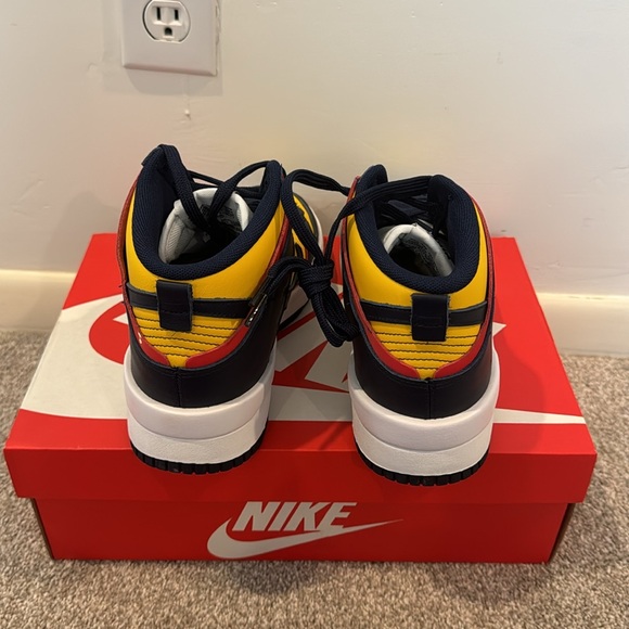 Nike Dunk High - Picture 2 of 4